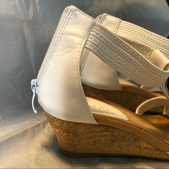 Wedge Sandal - Picture 2 of 3